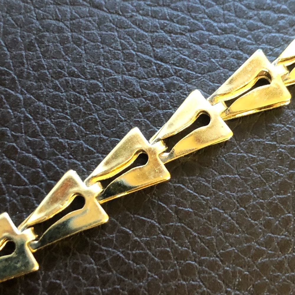 Fancy gold plated open triangle link bracelet - Picture 6 of 8